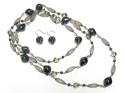 Acrylic bar and beads long necklace and earring set