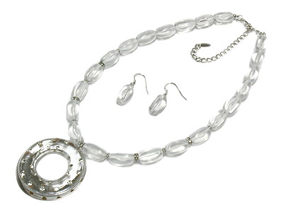 Crystal stud lucite donut pendant and snow beads neckalce and earring set