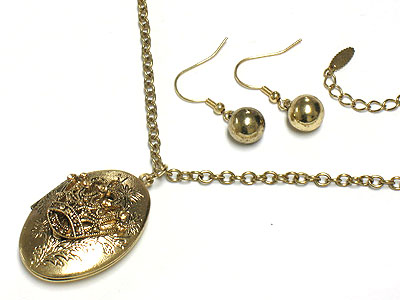 Crystal crown on metal filigree locket neckalce and earring set