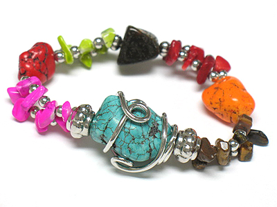 Metal wired turquoise stone and chipstone elastic bracelet