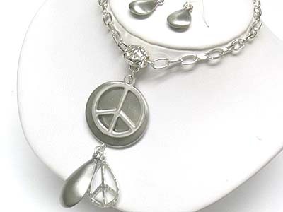 Lusterless metal peace mark peandant and earring set