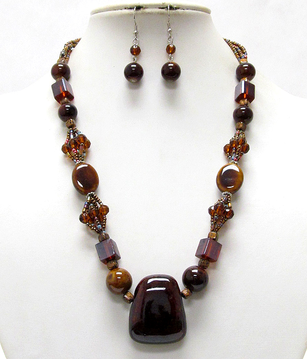 Glass and ceramic beads neckalce and earring set