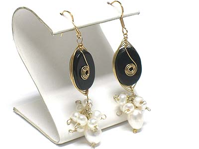 Wood and fresh water pearl drop earring