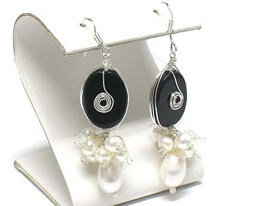 Wood and fresh water pearl drop earring