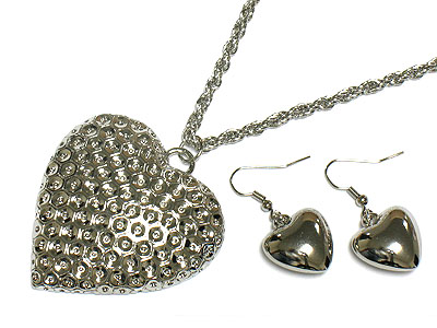 Large embossed metal heart neckalce and earring set