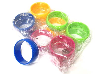 Dozen special solid acryl bangle set - 4 color assorted mens jewelry