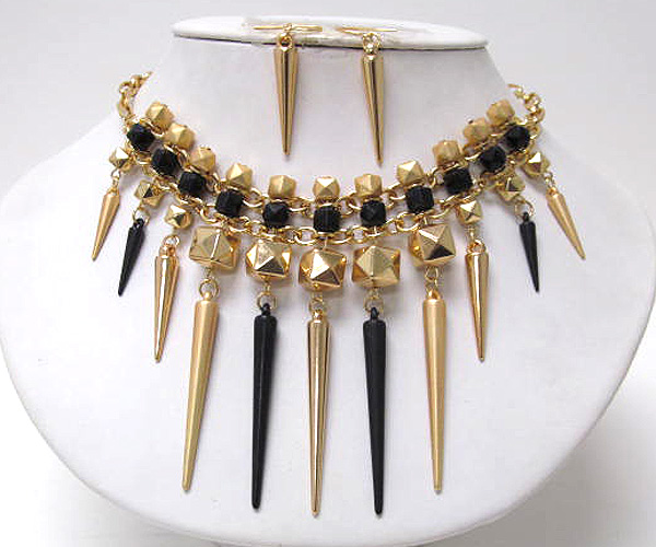 Double layered chain multi spike and puffy small square box dangle necklace earring set