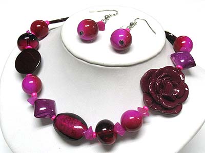 Flower accent ceramic ball link necklace and earring set