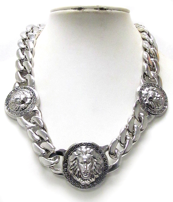 Metal lion head disk and thick chain link rihanna style necklace