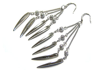 4 line metal ball and horn drop earring