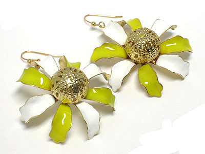 Pastel two tone sun flower shape earring