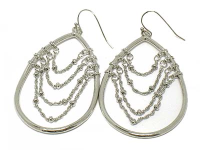 Metal tear shape and multi strand deco earring 