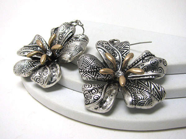 Crystal center metal art flower earring