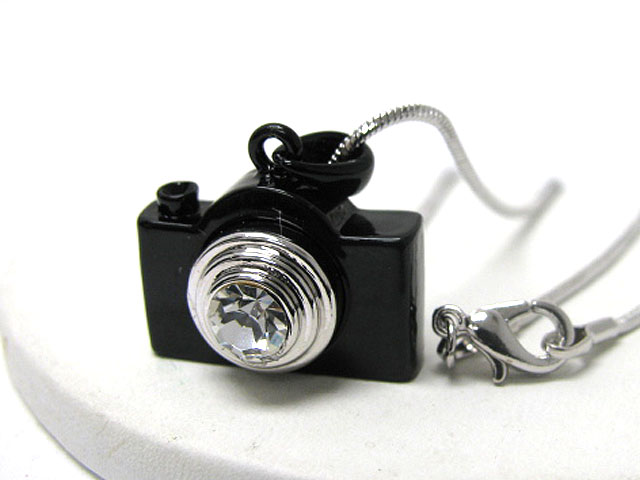 Made in korea whitegold plating crystal stud camera pendant necklace