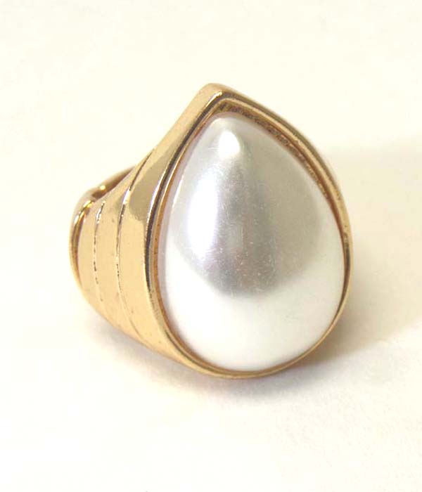 Big pearl tear drop stretch ring