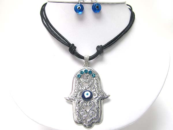 Crystal and beads art deco guardian parm pendant necklace set?