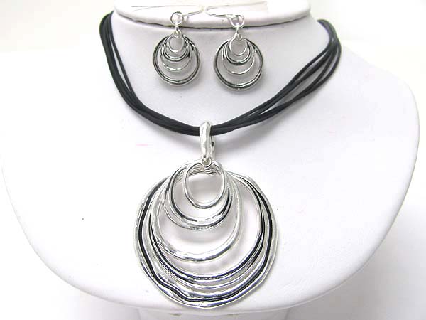 Multi metal round pendant necklace earring set