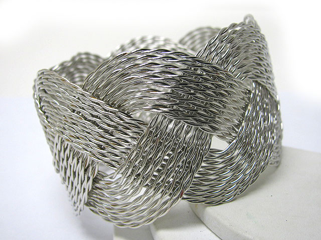 Metal wooven shape bangle