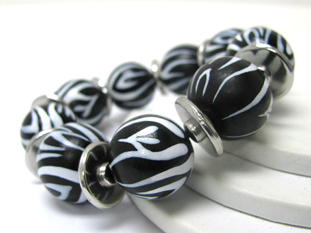 Animal pattern acryl ball and metal disk link stretch bracelet - zebra