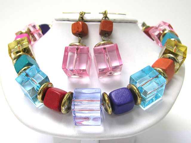 Acryl ice cube and wooden cube link necklace earring set