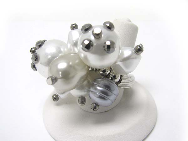 Metallic stud mixed pearl deco stretch ring