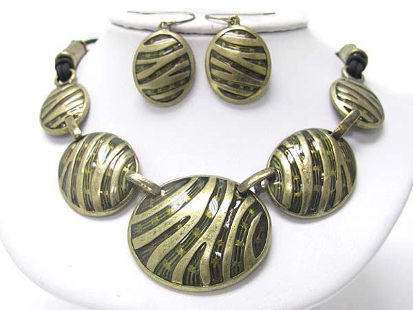 Tribal look animal pattern metal disk link necklace earring set?