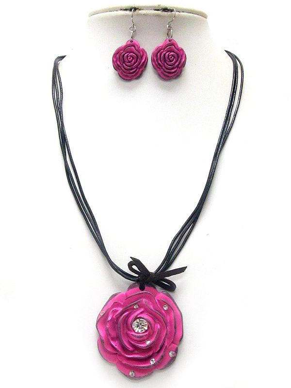 Crystal stud colored formica flower pendant cord necklace set