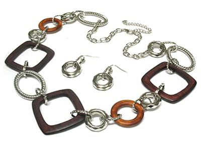 Large square wood and metal round link necklace and earring set