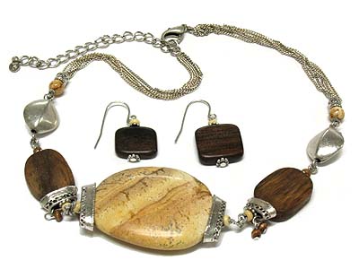 Agate nugget and wood linked necklace and earring set 