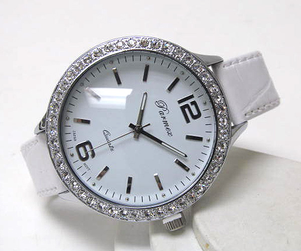 Extra large crystal round face and leather fashion band watch