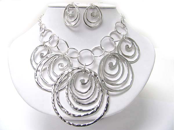 Chunky metal multi circle dangle necklace earring set 