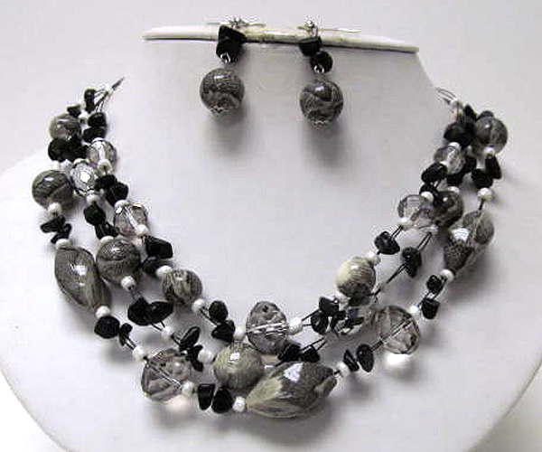 Multi chip stone and multi shape snake print with crystal glass necklace earring set