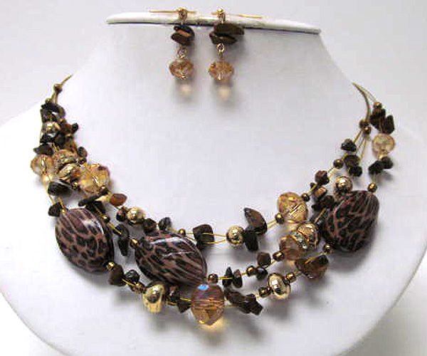 Multi chip stone and multi oval shape leopard print with crystal glass necklace earring set