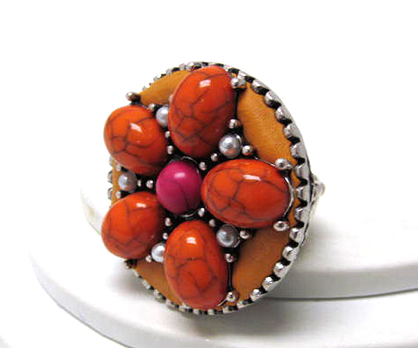 Natural stone flower designer style and small pearl fashion metal stretch ring