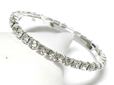 Rhisnestone single line metal bangle