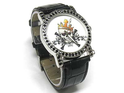 Skull theme crystal frame round face leather band watch