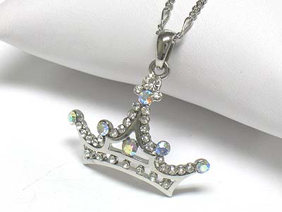 Metal crown pendant necklace