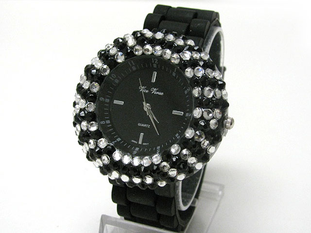 Flat crystal round face rubber band watch