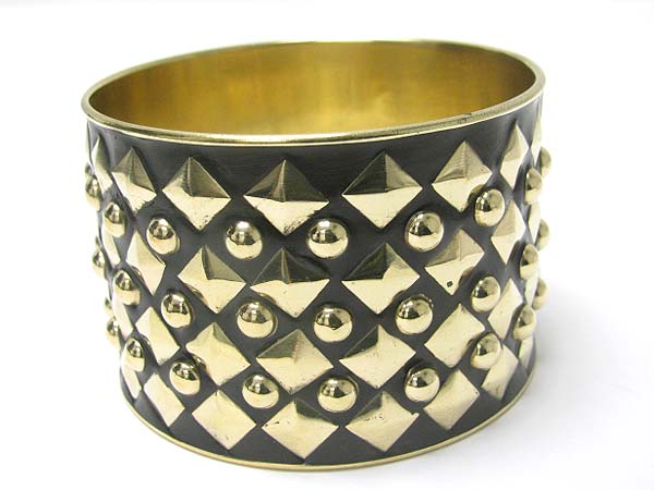 Metal stud wide bangle