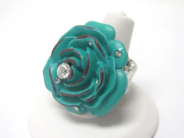 Crystal and acryl flower stretch ring