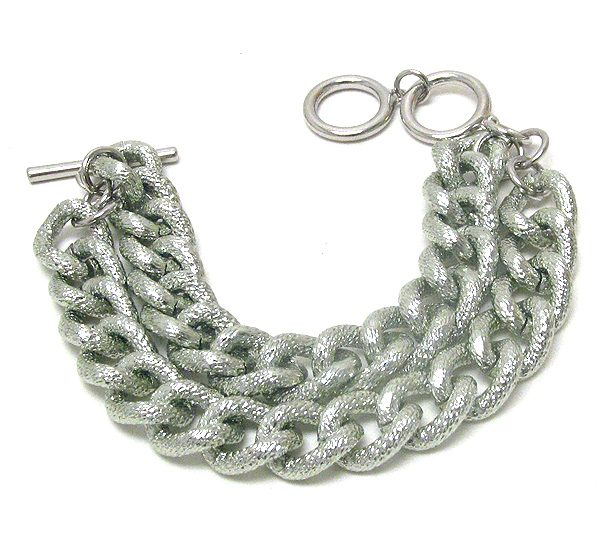 Textured double thick metal chain toggle bracelet