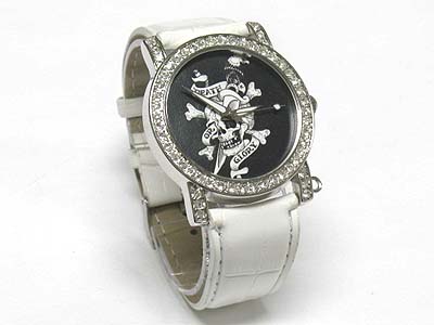 Tattoo skull theme crystal frame round face leather band watch