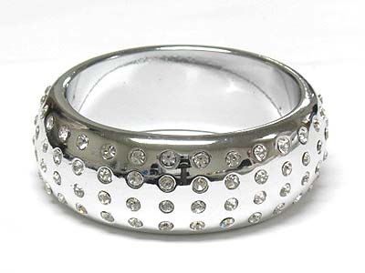 Crystal stud wide acryl bangle