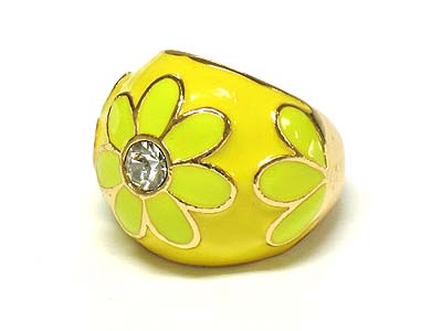 Spring tone crystal flower glamour ring