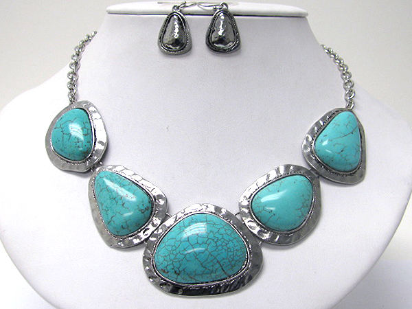 Natural shape turquoise in metal disk link necklace earring set