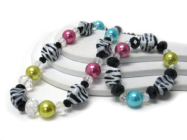 Animal print bead and pearl link necklace and bracelet set