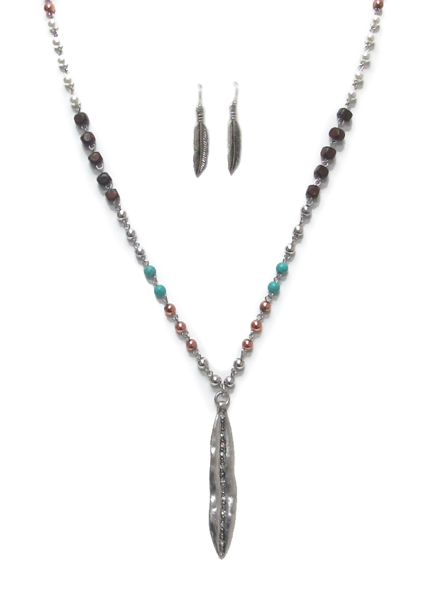 Multi bead metal textured feather necklace set