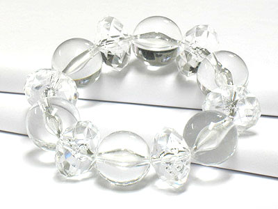 Lucite clear ball stretch bracelet - nude fashion trend