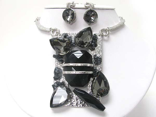 Mixed crystal and chip stone deco large scratch metal pendant necklace set