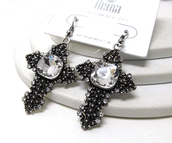 Metal center one square crystal fashion style cross earring